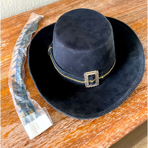 NWT Pirates of Caribbean Angelica Hat by Disney with Feather #42606 - Picture 3 of 10